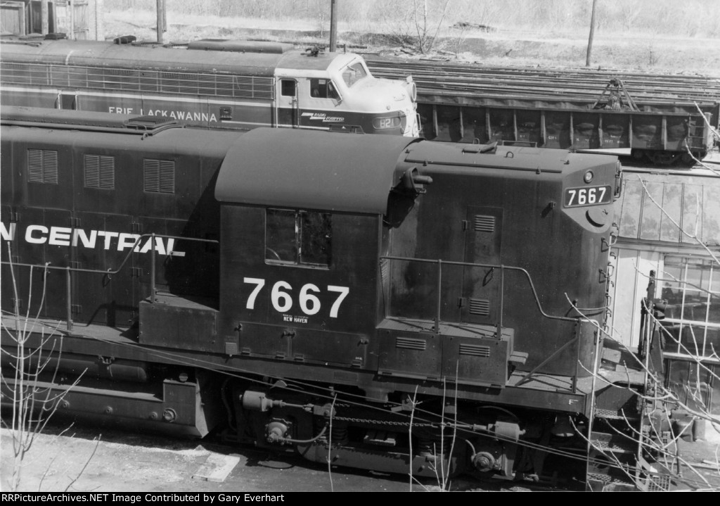 PC RS11#7667 - Penn Central